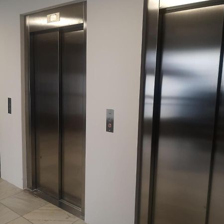 マドリードApartamento Rosa Puerta Del Solアパートメント エクステリア 写真